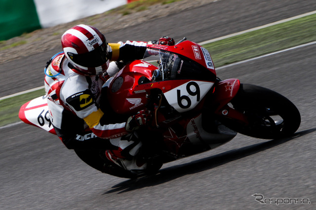鈴鹿4時間耐久ロードレース2011