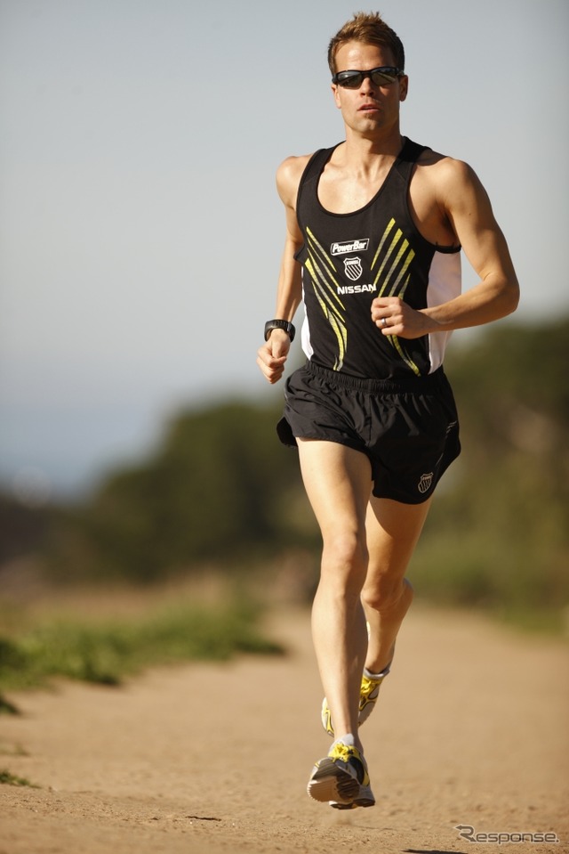 トレーニングGPSウォッチ ForeAthlete610、タッチパネル採用 GARMINが発売