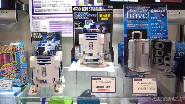 セガトイズ・ホームスター、R2-D2。いったいどこの星空が投影されるのか？　デススター付き。9月発売