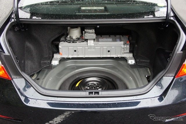 トヨタ カムリ 新型モデルは10・15モード燃費で26.5km/リットルを実現