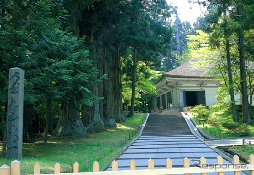 世界遺産正式登録、中尊寺金色堂へ