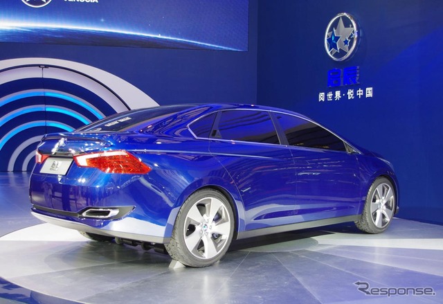 東風日産の新ブランド「ヴェヌーシア」のコンセプトカー（上海モーターショー11）