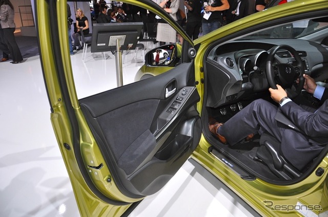 ホンダ シビック 新型 （フランクフルトモーターショー11）