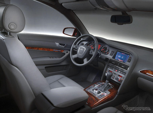 新型アウディ『A6』登場!!
