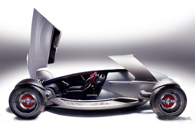 【ジュネーブモーターショー'04出品車】トヨタ『MTRC』…フルサイズ・ミニ四駆