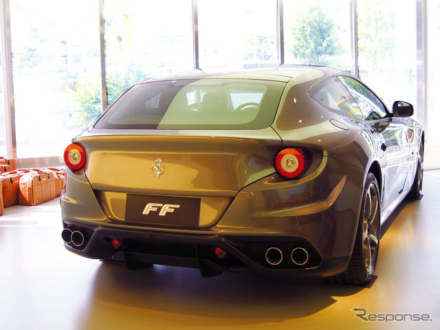 フェラーリFF