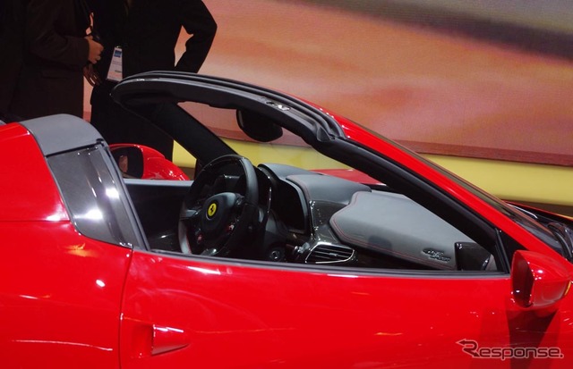 【フランクフルトモーターショー11】フェラーリ 458スパイダー 詳細画像…自信あり