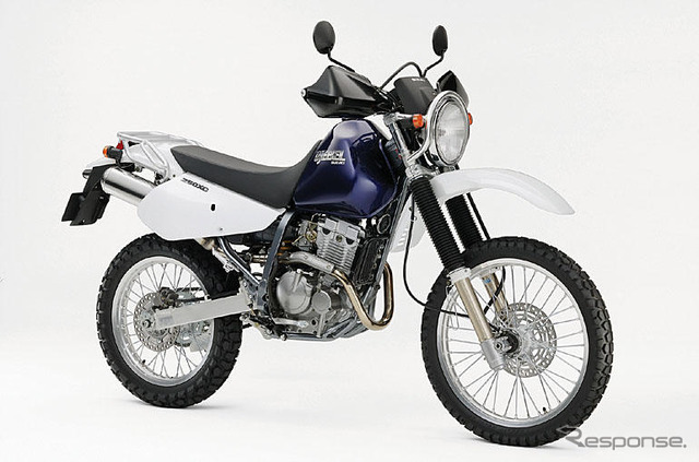 スズキ『ジェベル250XC』一部改良、バッテリー容量アップ