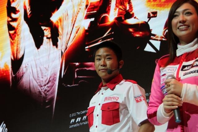 【TGS 2011】伝説のF1ドライバー、鈴木亜久里も登場・・・『F1 2011』ステージ 　