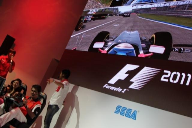 【TGS 2011】伝説のF1ドライバー、鈴木亜久里も登場・・・『F1 2011』ステージ 　