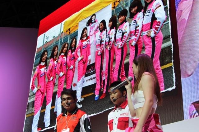 【TGS 2011】伝説のF1ドライバー、鈴木亜久里も登場・・・『F1 2011』ステージ 　