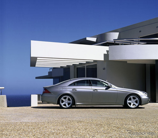 【ジュネーブモーターショー'04出品車】メルセデスの新型クーペ『CLS』は4ドア