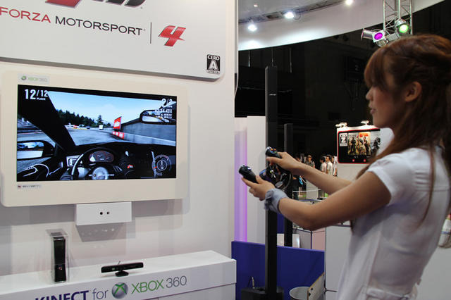 【TGS 2011】エアハンドルでカーブを攻めろ！『Forza Motorsport 4』に試乗  