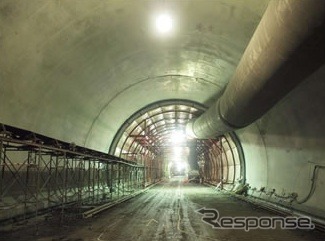 中流動コンクリートを東九州道新津トンネルに適用 飛島建設
