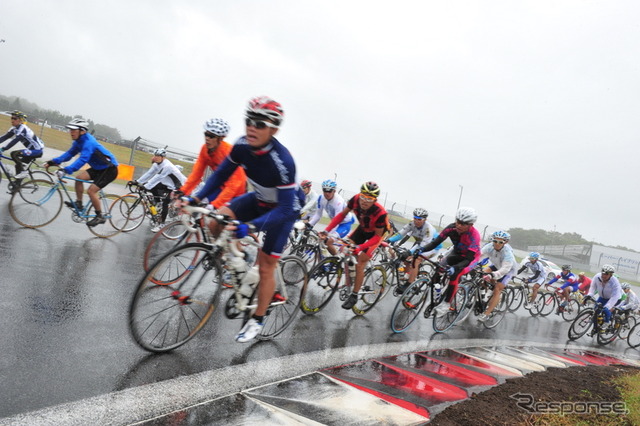 富士チャレンジ200 in FUJISPEEDWAY（写真：第8回大会の様子）