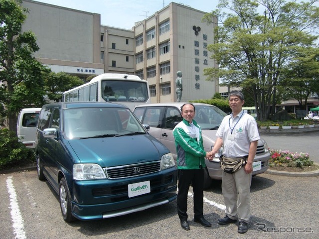ふくしま新発売。福島県双葉町への車両の引渡し風景（埼玉県加須市で）