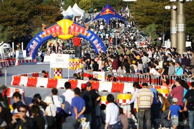 2009年に日本で初開催されたレッドブル・ボックスカートレースの様子