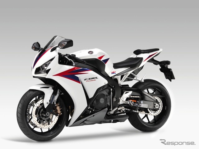 ホンダCBR1000RRファイアーブレード新型