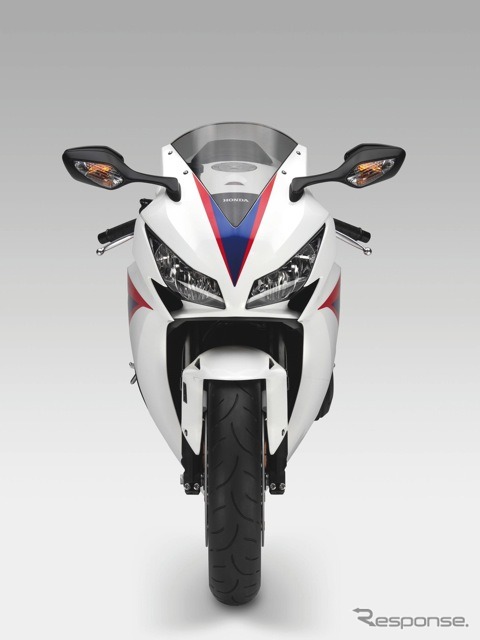 ホンダCBR1000RRファイアーブレード新型