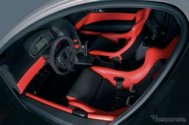 【ジュネーブモーターショー'04出品車】プジョー『407シルエット』---クーペだっ!