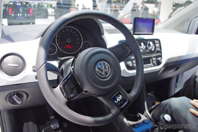 VW up! white(フランクフルトモーターショー11)