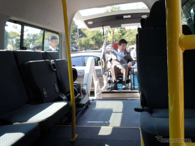 トヨタ・ハイエース福祉タクシー仕様車