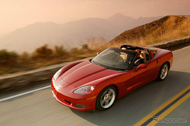 【ジュネーブモーターショー'04出品車】シボレー『コルベットコンバーチブル』はパワードトップ