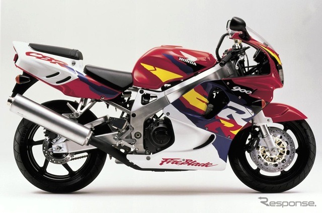 1996年、CBR900RR(918cc)