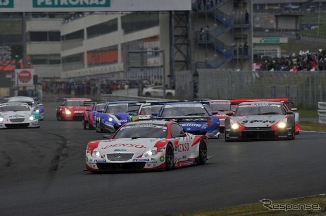 【SUPER GT 第7戦】日産 GT-R がワンツーフィニッシュ