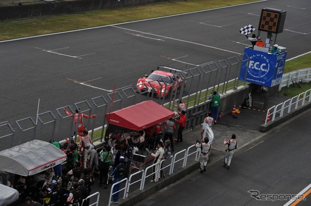 【SUPER GT 第7戦】日産 GT-R がワンツーフィニッシュ