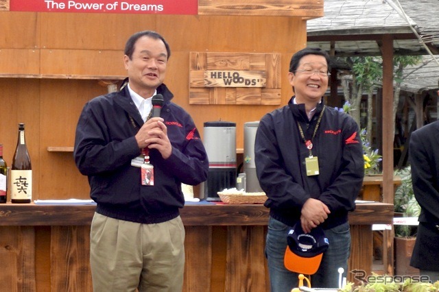 大山取締役専務執行役員(向かって右)と伊東社長