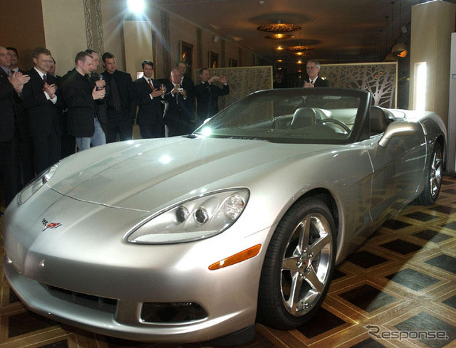 【ジュネーブモーターショー'04出品車】シボレー、6代目『コルベット』にコンバーチブル追加