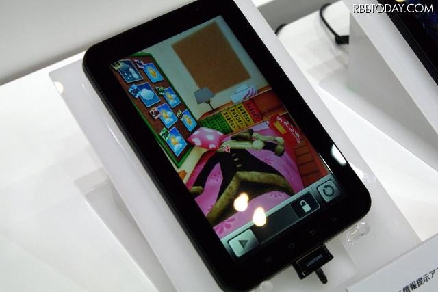 【CEATEC JAPAN 2011(Vol.1)】iコンシェルの進化版と放射線測定機能も付いた着せ替えジャケット
