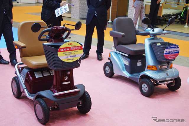 自動車メーカー各社はバラエティ豊かな福祉車両を出展する(国際福祉機器展2011)