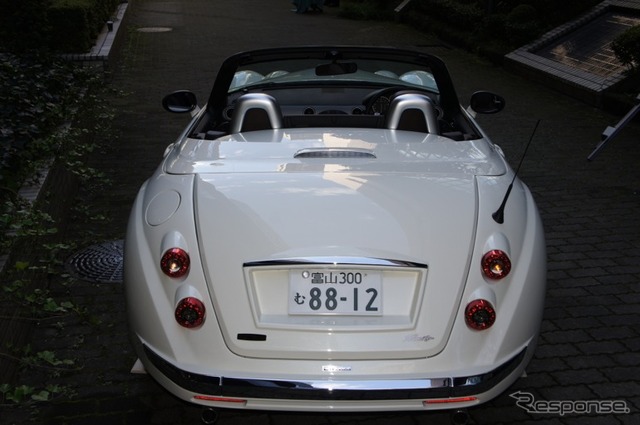光岡 ヒミコ 誕生3周年特別仕様車を発売