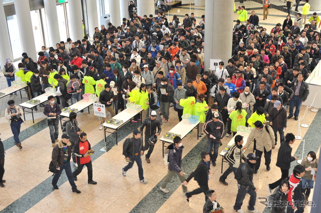 東京モーターサイクルショー初日会場風景