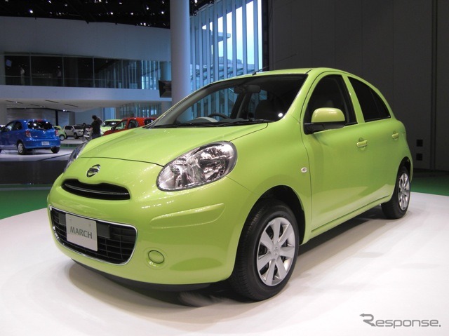 日産マーチ