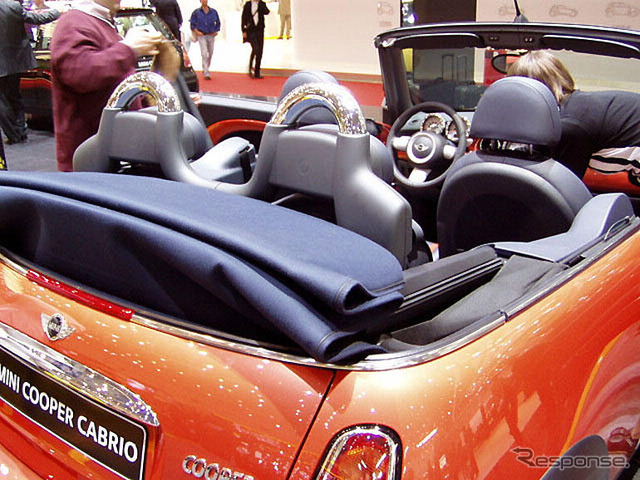 【ジュネーブモーターショー'04速報】『MINIコンバーチブル』---絶妙の開放感!