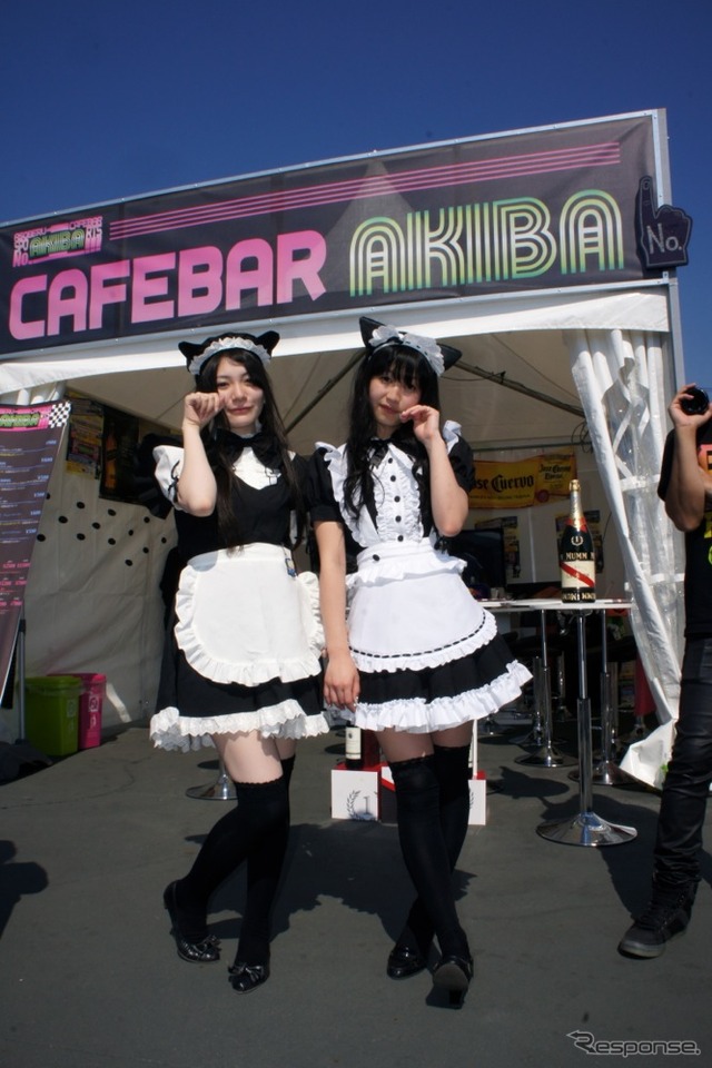 アキバ系美少女もF1を応援！