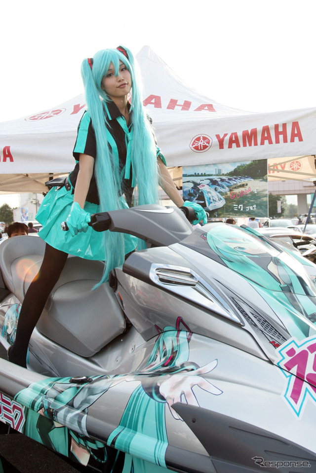 【痛Gふぇすた】初音ミク生みの親? ヤマハは痛マリンジェットを展示