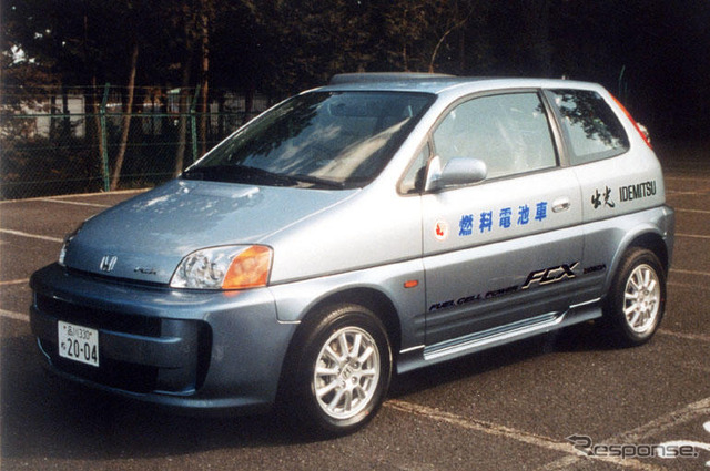 ホンダ『FCX』を出光興産に納車
