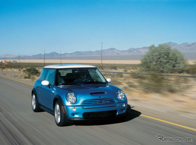自分好みの『MINI』に、内外装色の追加とオプション追加