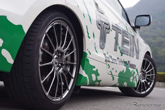 テイン STREET ADVANCE を装着したCR-Z