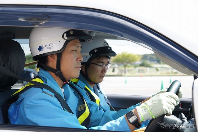 事故の一報が寄せられると現場へ真っ先ら急行する。