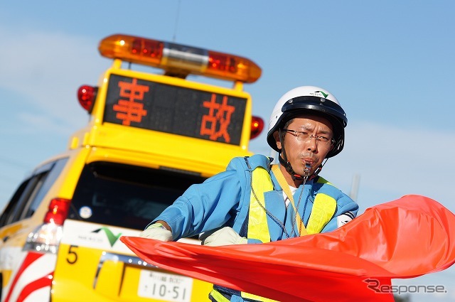 高速道路の安全を守っているのが、道路会社のパトロール隊だ。