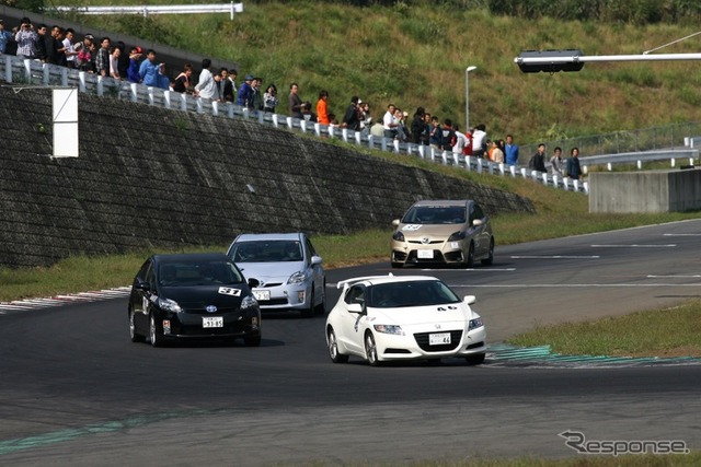 Eco Car Cup - 速さだけ、燃費だけでは勝てない　11月6日