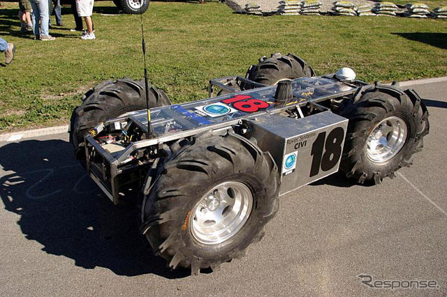 自律走行車による「DARPAグランド・チャレンジ」完走車無し!!