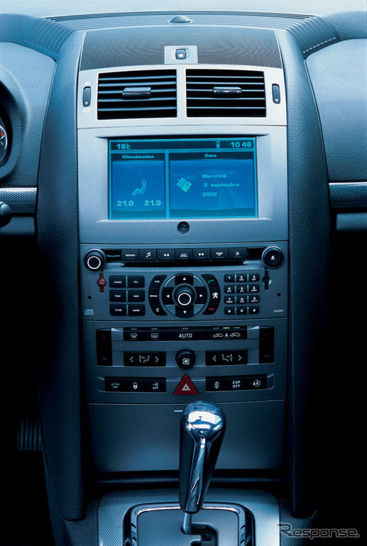 【ジュネーブモーターショー'04写真蔵】新世代ビッグキャット…プジョー『407』セダン