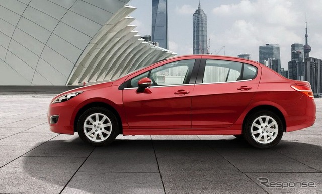 中国専用車のプジョー308セダン
