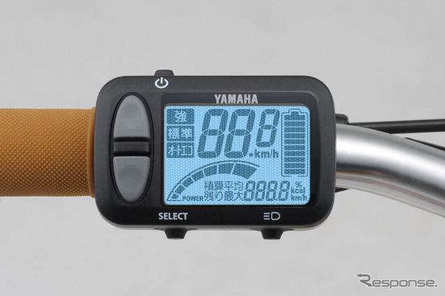 ヤマハ、「CYCLE MODE international 2011」に出展（写真：ヤマハの液晶マルチファンクションメーター）